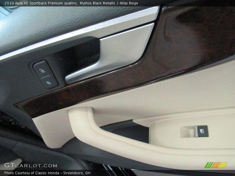 Mythos Black Metallic / Atlas Beige 2019 Audi A5 Sportback Premium quattro