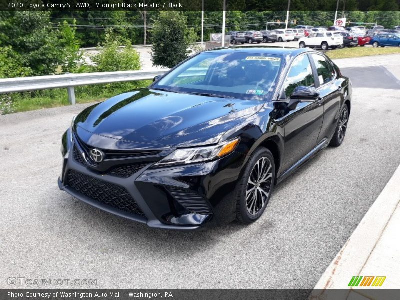 Midnight Black Metallic / Black 2020 Toyota Camry SE AWD