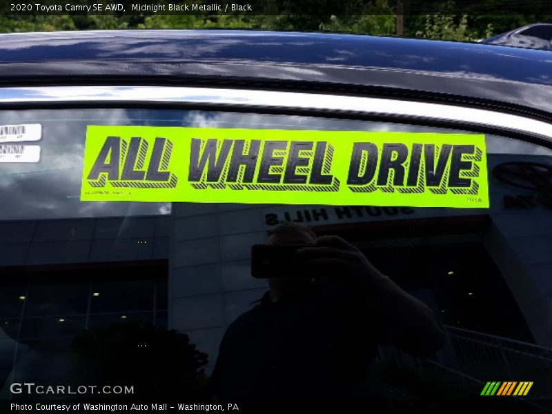 Midnight Black Metallic / Black 2020 Toyota Camry SE AWD