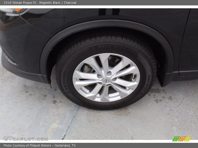 Magnetic Black / Charcoal 2016 Nissan Rogue SV