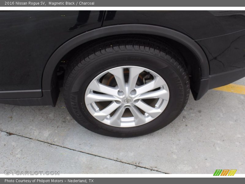 Magnetic Black / Charcoal 2016 Nissan Rogue SV