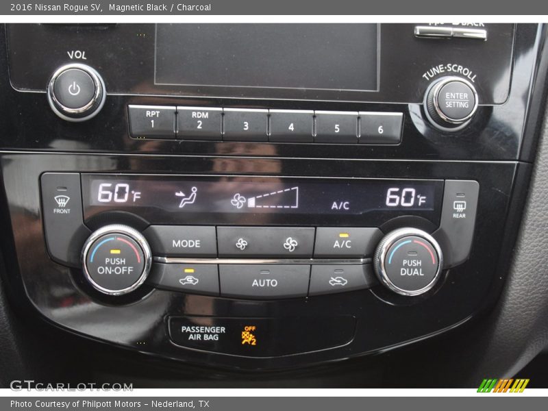 Magnetic Black / Charcoal 2016 Nissan Rogue SV