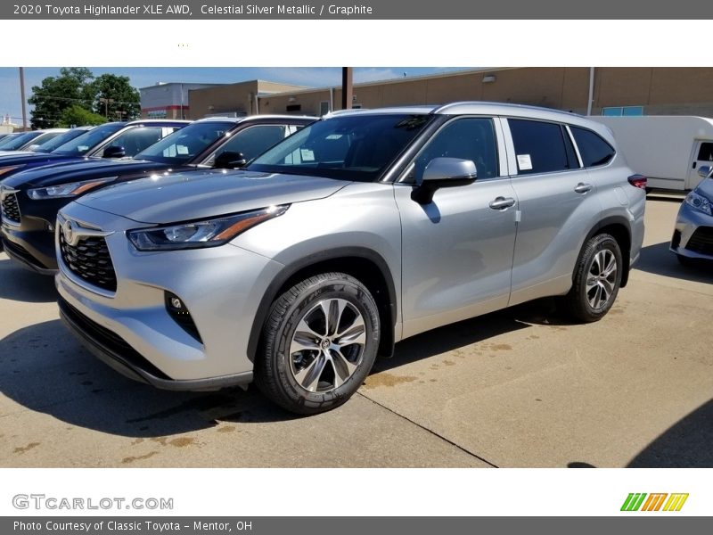 Celestial Silver Metallic / Graphite 2020 Toyota Highlander XLE AWD
