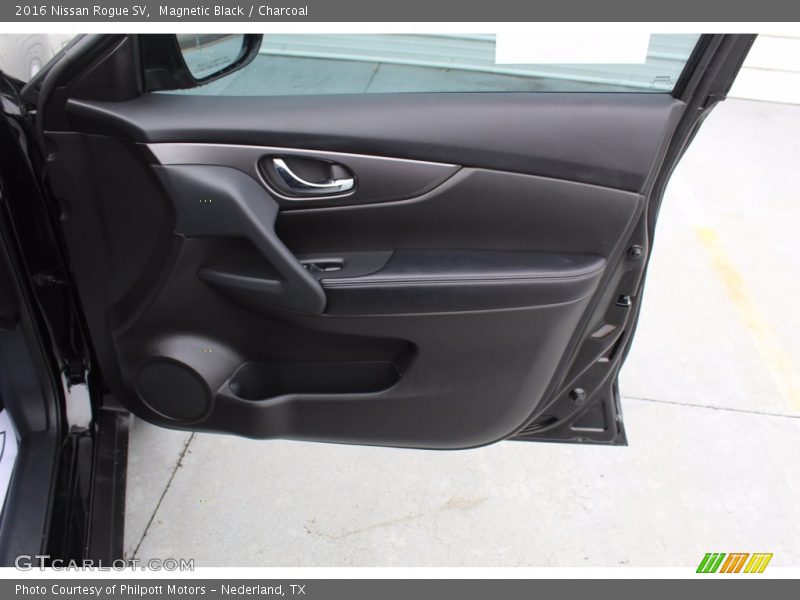 Magnetic Black / Charcoal 2016 Nissan Rogue SV