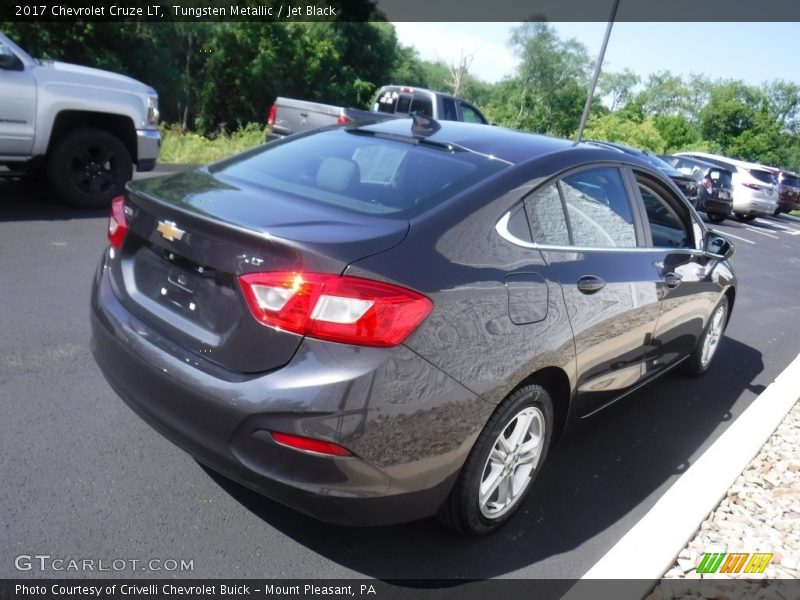 Tungsten Metallic / Jet Black 2017 Chevrolet Cruze LT