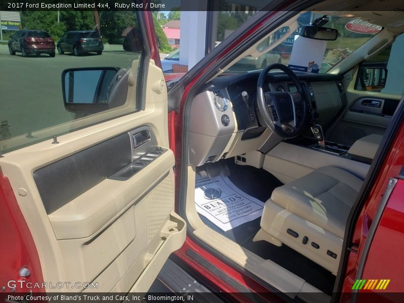 Ruby Red / Dune 2017 Ford Expedition Limited 4x4
