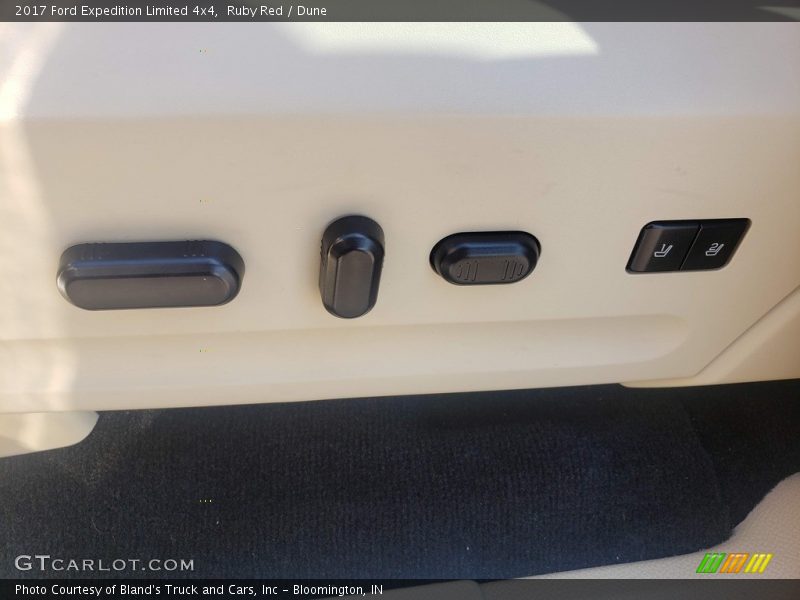 Ruby Red / Dune 2017 Ford Expedition Limited 4x4