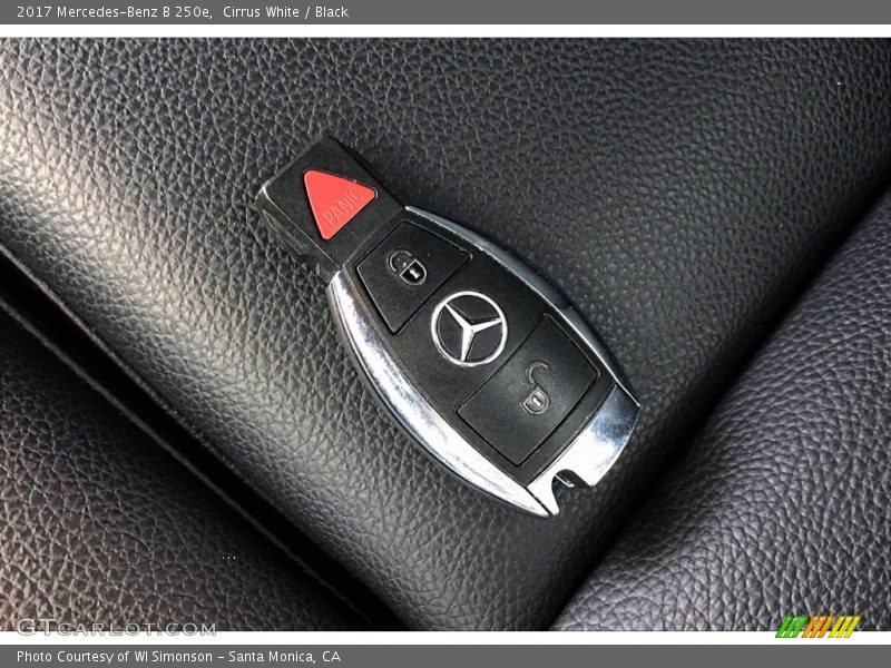 Cirrus White / Black 2017 Mercedes-Benz B 250e