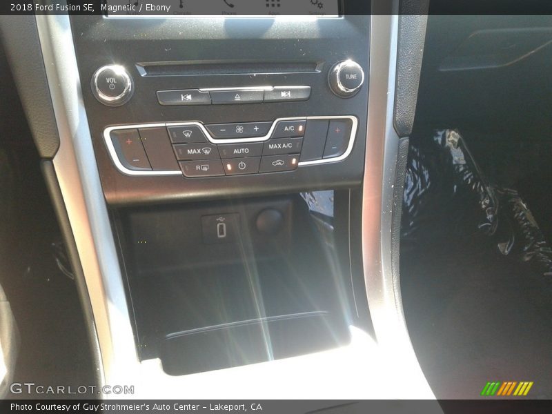 Magnetic / Ebony 2018 Ford Fusion SE