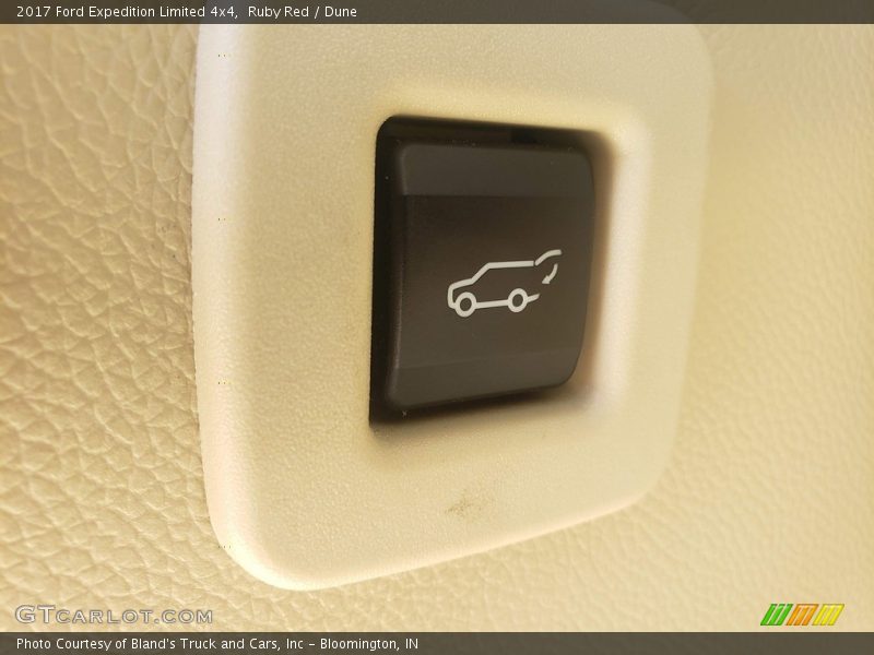 Ruby Red / Dune 2017 Ford Expedition Limited 4x4