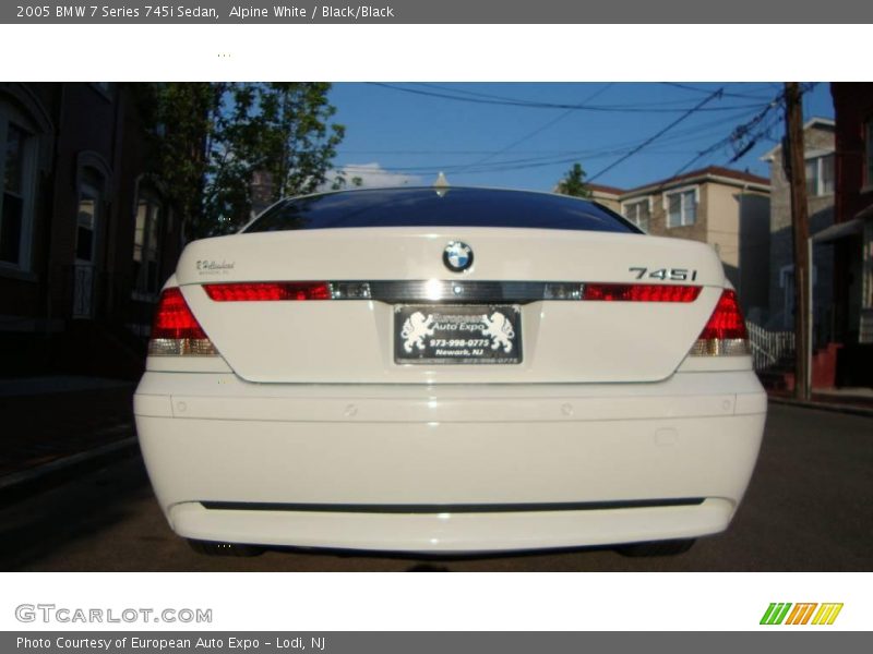 Alpine White / Black/Black 2005 BMW 7 Series 745i Sedan