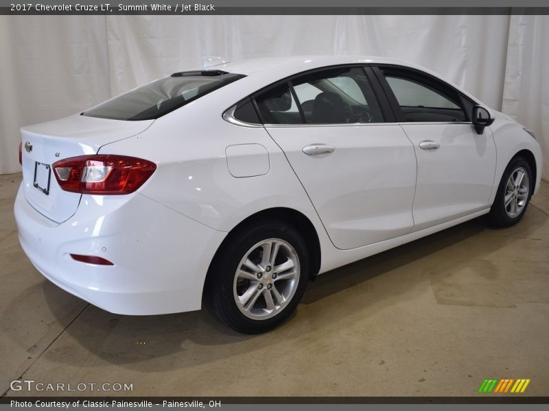 Summit White / Jet Black 2017 Chevrolet Cruze LT