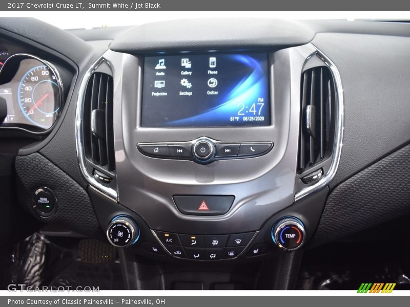 Summit White / Jet Black 2017 Chevrolet Cruze LT