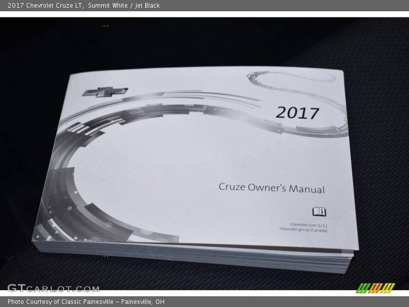 Summit White / Jet Black 2017 Chevrolet Cruze LT