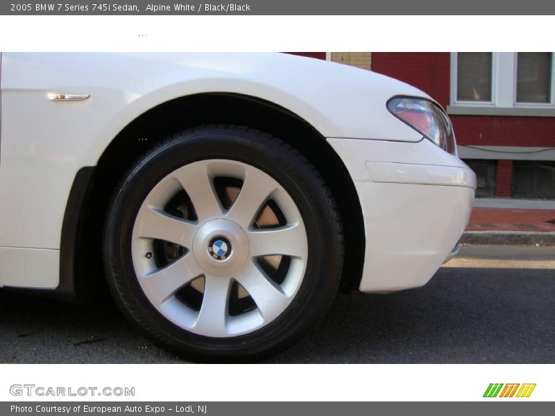 Alpine White / Black/Black 2005 BMW 7 Series 745i Sedan