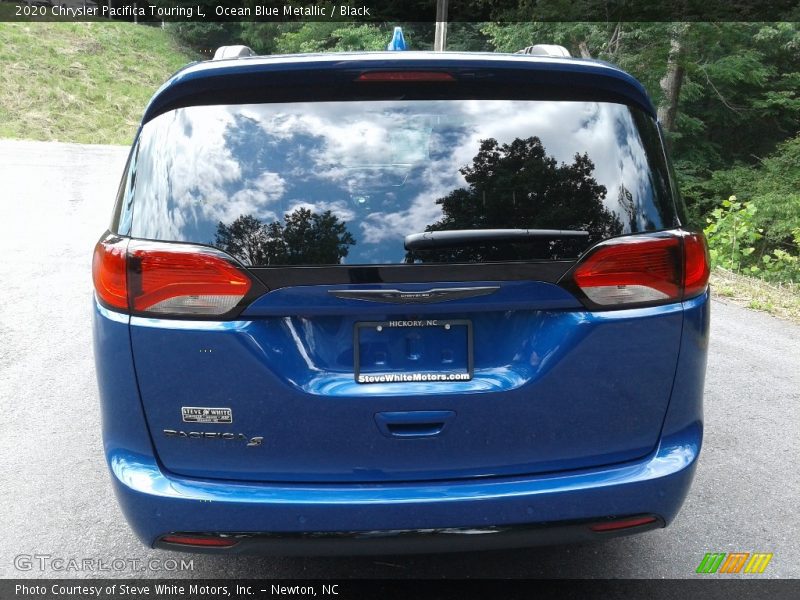 Ocean Blue Metallic / Black 2020 Chrysler Pacifica Touring L