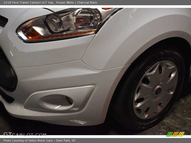 Frozen White / Charcoal Black 2018 Ford Transit Connect XLT Van