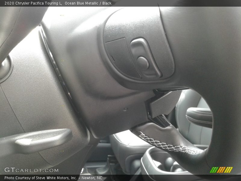 Ocean Blue Metallic / Black 2020 Chrysler Pacifica Touring L