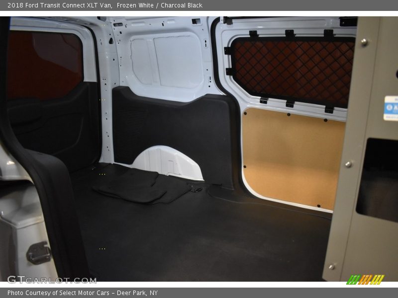 Frozen White / Charcoal Black 2018 Ford Transit Connect XLT Van