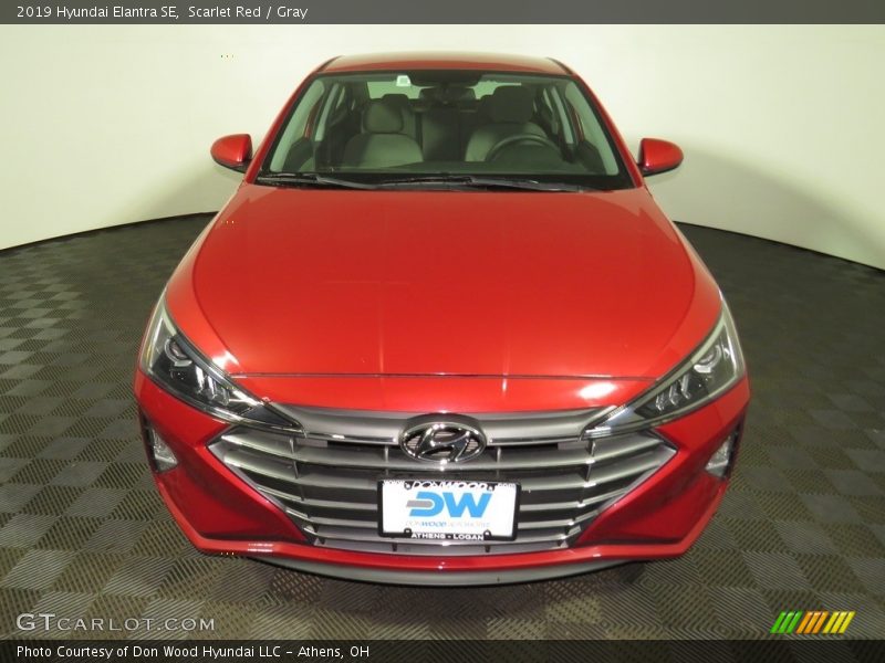 Scarlet Red / Gray 2019 Hyundai Elantra SE