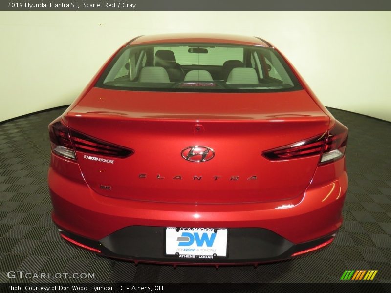 Scarlet Red / Gray 2019 Hyundai Elantra SE