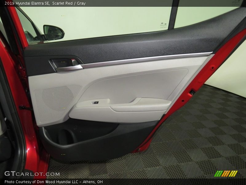 Scarlet Red / Gray 2019 Hyundai Elantra SE