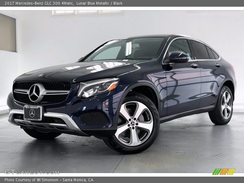 Front 3/4 View of 2017 GLC 300 4Matic