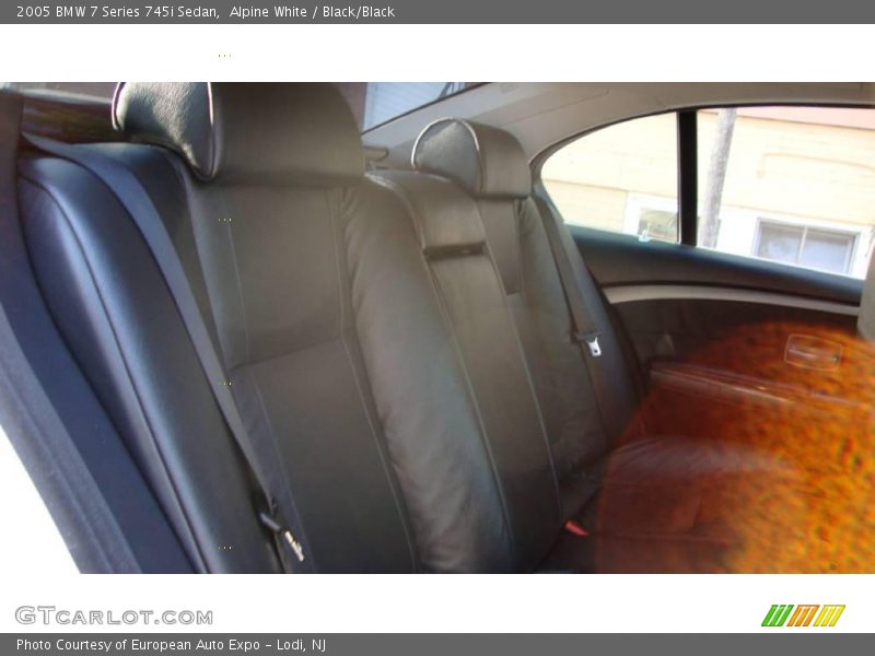 Alpine White / Black/Black 2005 BMW 7 Series 745i Sedan