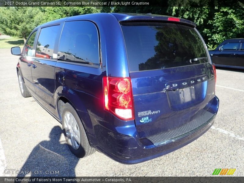 Contusion Blue Pearlcoat / Black/Light Graystone 2017 Dodge Grand Caravan SE