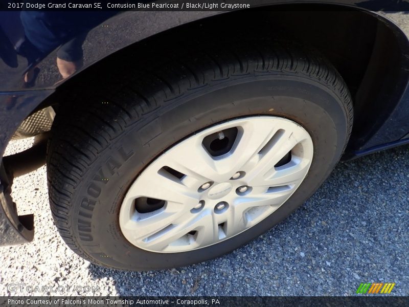 Contusion Blue Pearlcoat / Black/Light Graystone 2017 Dodge Grand Caravan SE