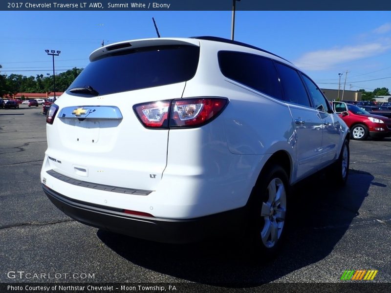 Summit White / Ebony 2017 Chevrolet Traverse LT AWD