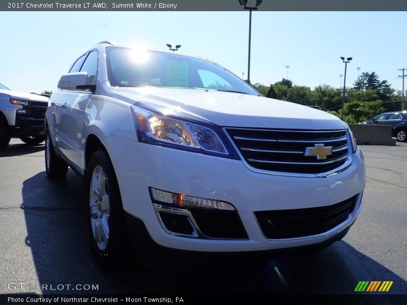 Summit White / Ebony 2017 Chevrolet Traverse LT AWD