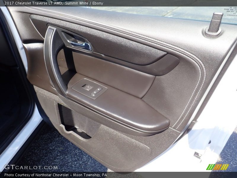 Summit White / Ebony 2017 Chevrolet Traverse LT AWD