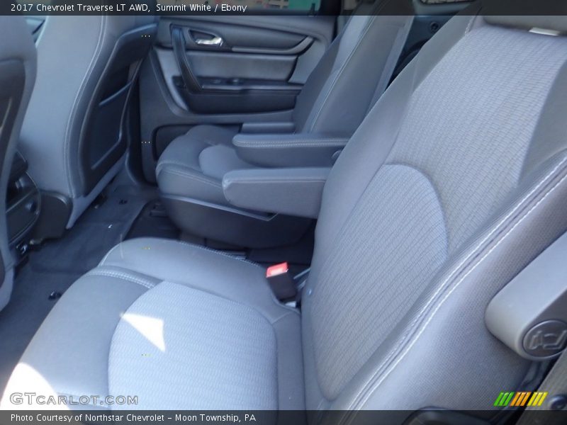 Summit White / Ebony 2017 Chevrolet Traverse LT AWD
