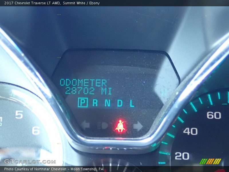 Summit White / Ebony 2017 Chevrolet Traverse LT AWD