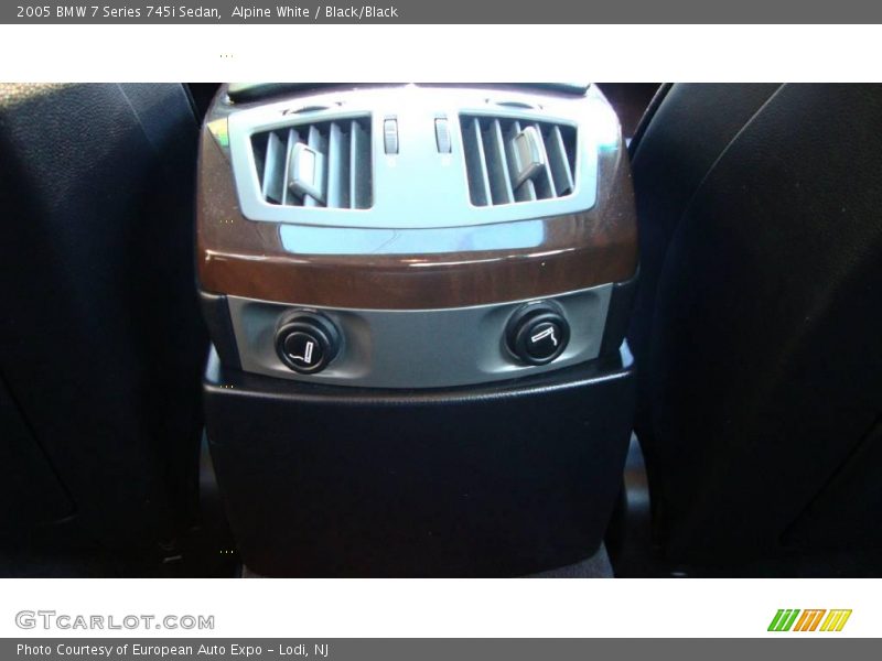 Alpine White / Black/Black 2005 BMW 7 Series 745i Sedan