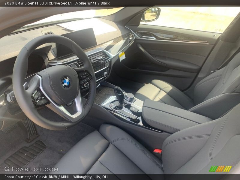 Alpine White / Black 2020 BMW 5 Series 530i xDrive Sedan