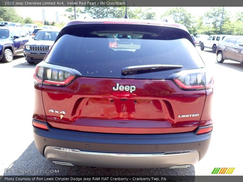 Velvet Red Pearl / Ski Gray/Black 2020 Jeep Cherokee Limited 4x4