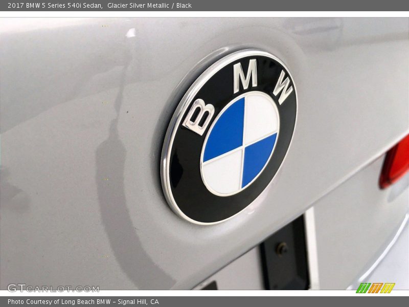 Glacier Silver Metallic / Black 2017 BMW 5 Series 540i Sedan