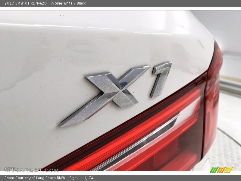 Alpine White / Black 2017 BMW X1 xDrive28i
