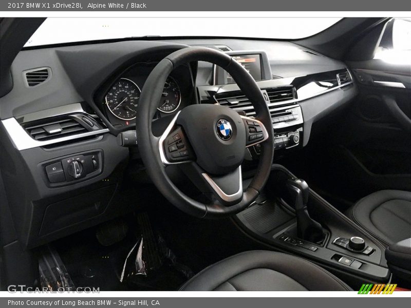 Alpine White / Black 2017 BMW X1 xDrive28i