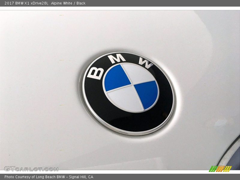 Alpine White / Black 2017 BMW X1 xDrive28i