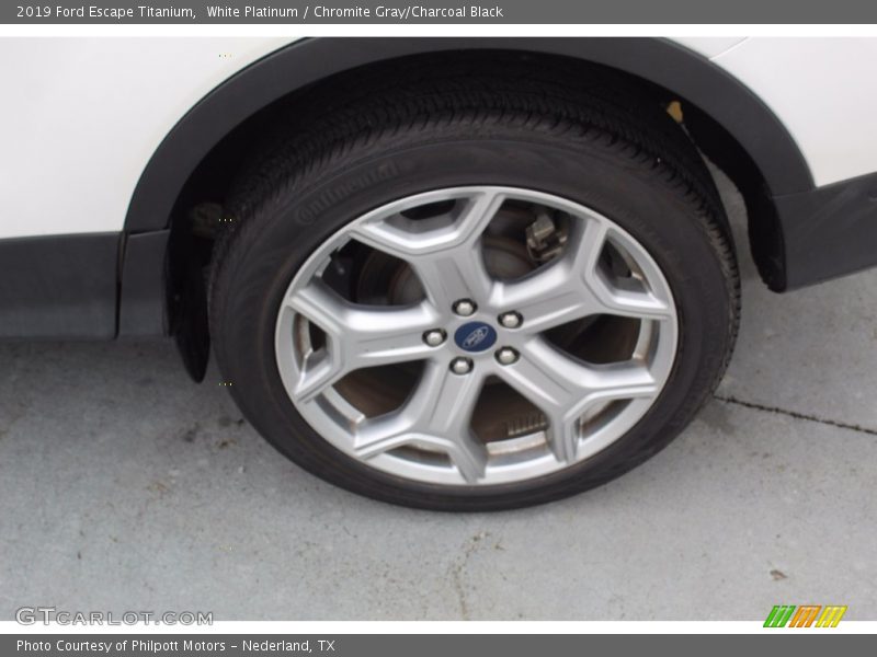 White Platinum / Chromite Gray/Charcoal Black 2019 Ford Escape Titanium
