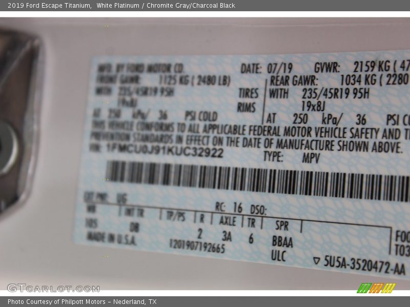 White Platinum / Chromite Gray/Charcoal Black 2019 Ford Escape Titanium