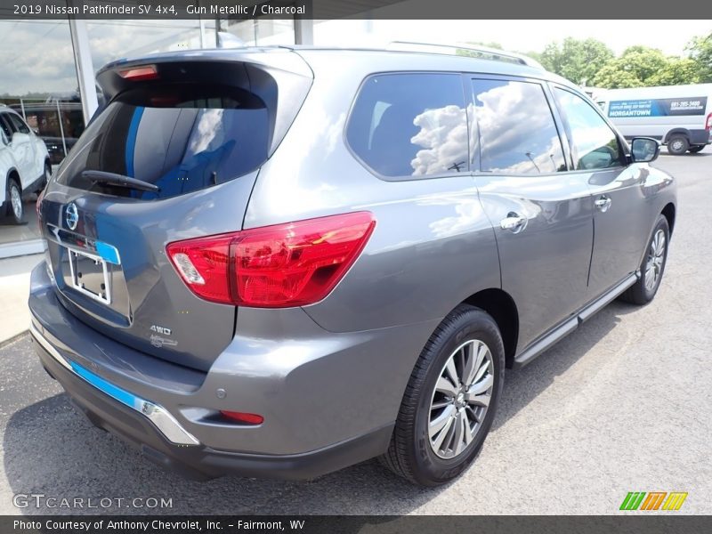 Gun Metallic / Charcoal 2019 Nissan Pathfinder SV 4x4