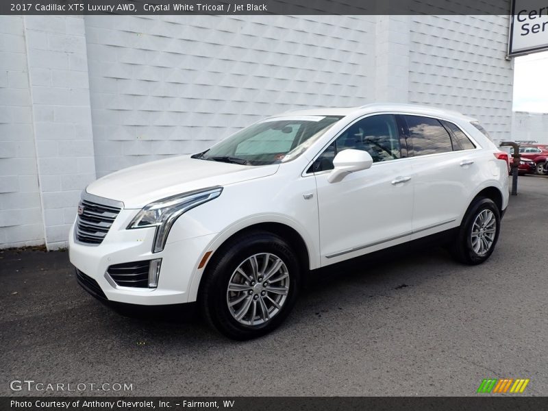 Crystal White Tricoat / Jet Black 2017 Cadillac XT5 Luxury AWD