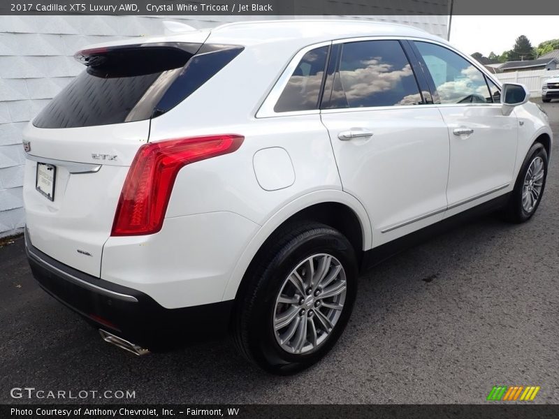 Crystal White Tricoat / Jet Black 2017 Cadillac XT5 Luxury AWD