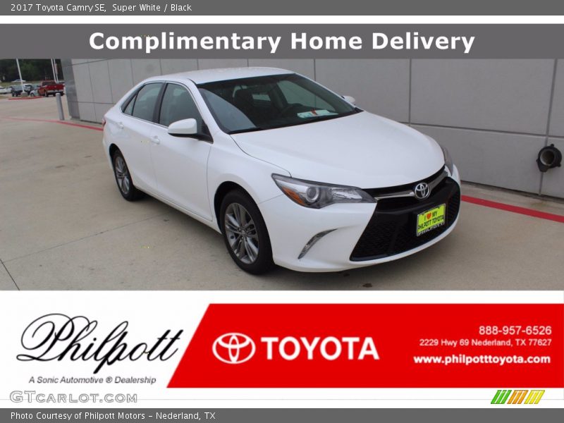 Super White / Black 2017 Toyota Camry SE