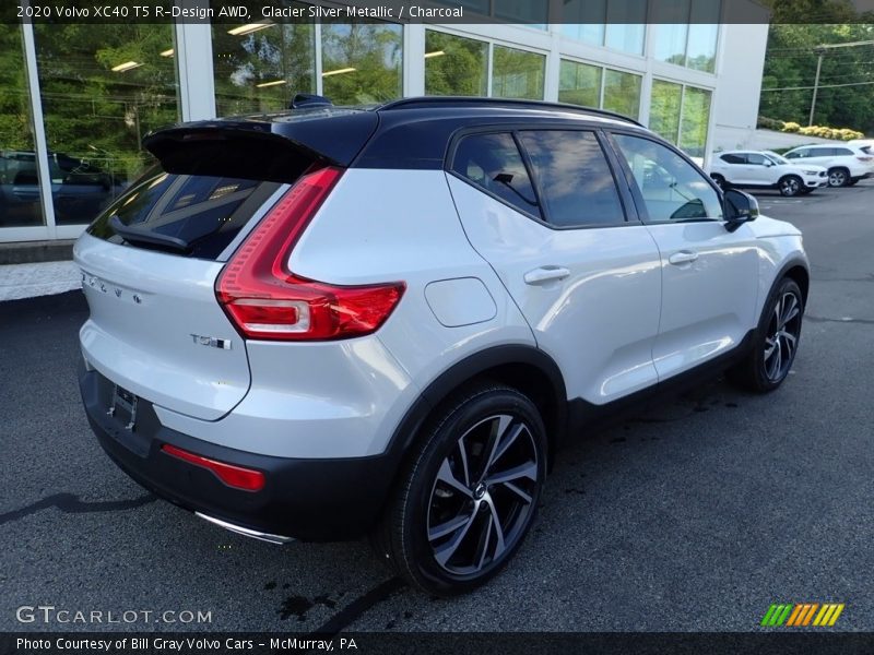 Glacier Silver Metallic / Charcoal 2020 Volvo XC40 T5 R-Design AWD