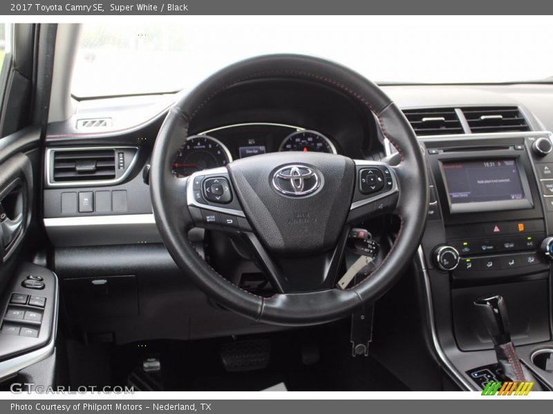 Super White / Black 2017 Toyota Camry SE